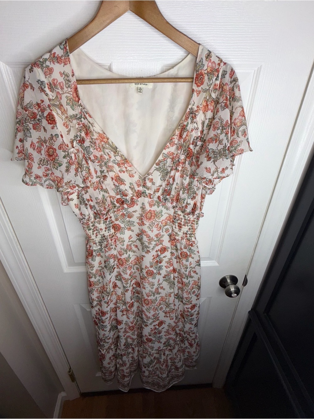 Max Studio Women’s X Large Floral V-Neck Midi Dress Flutter Sleeve Smocked XL - Picture 15 of 15